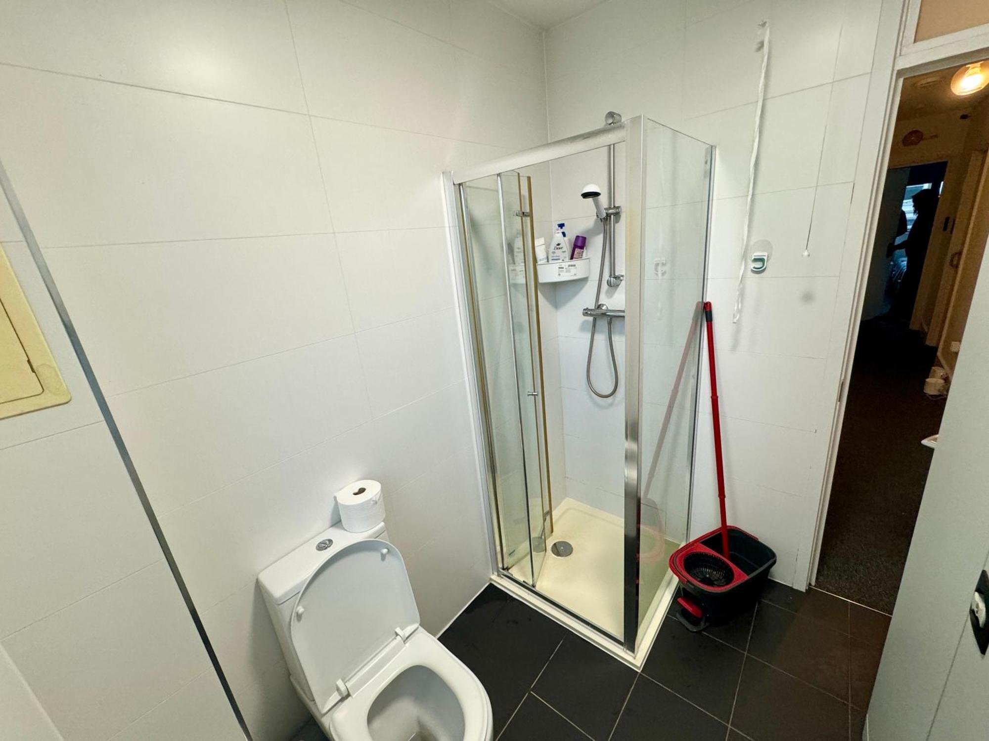 Cosmopolitan Comfort Private Bedrooms In Euston 106 伦敦 外观 照片