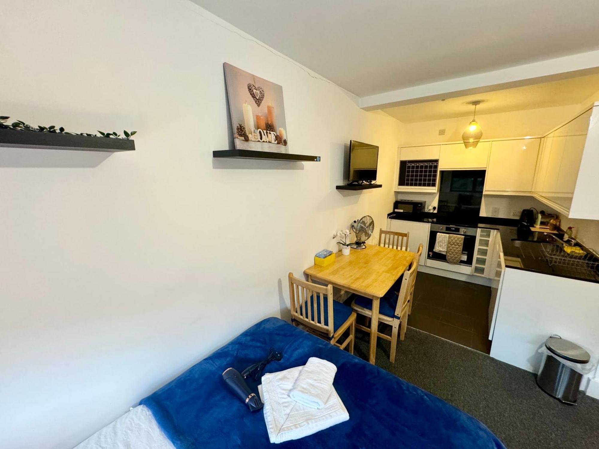 Cosmopolitan Comfort Private Bedrooms In Euston 106 伦敦 外观 照片